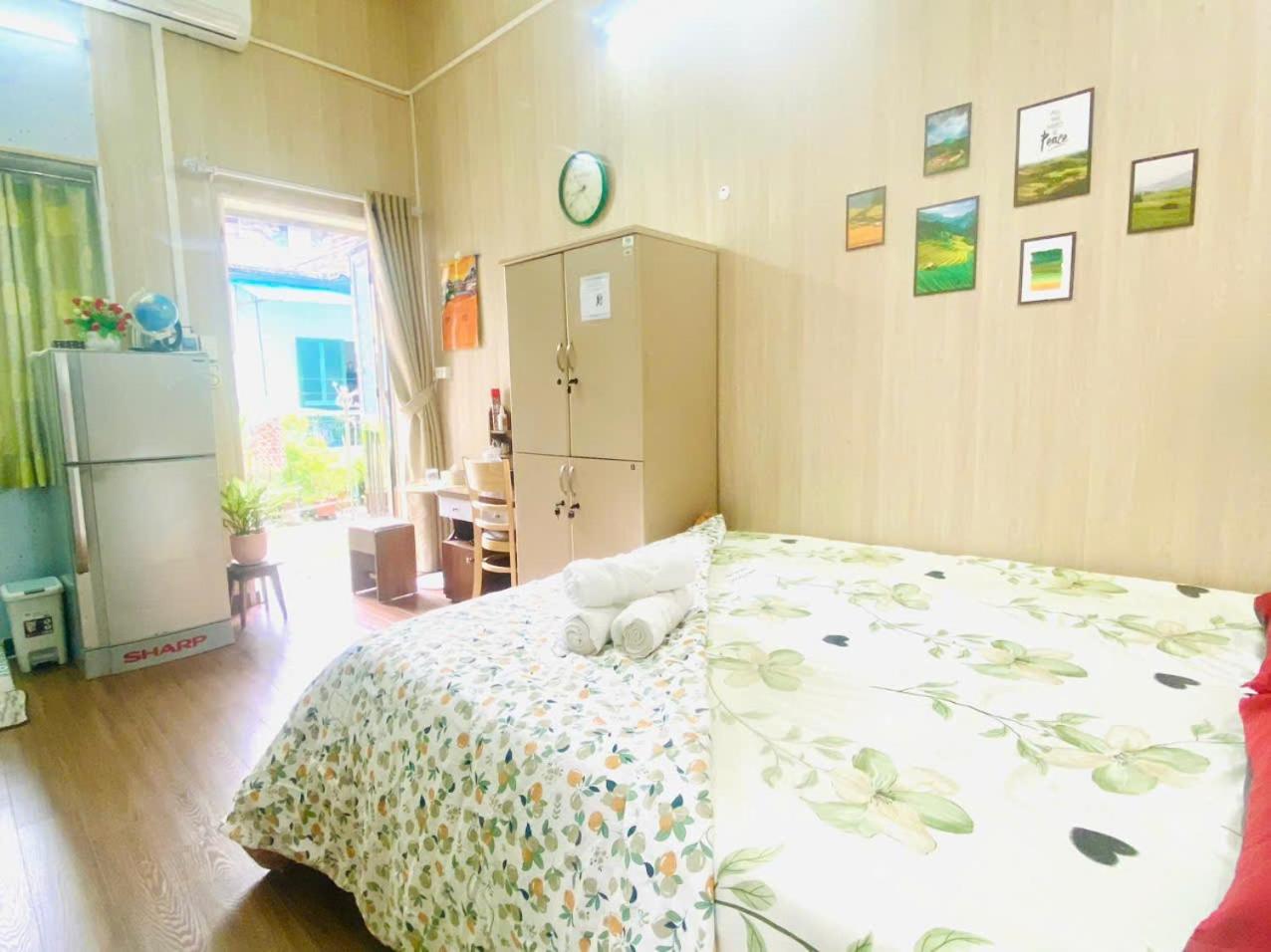 Cozy Homestay With Large Bed, Private Bathroom, Large Balcony Hanoi Esterno foto